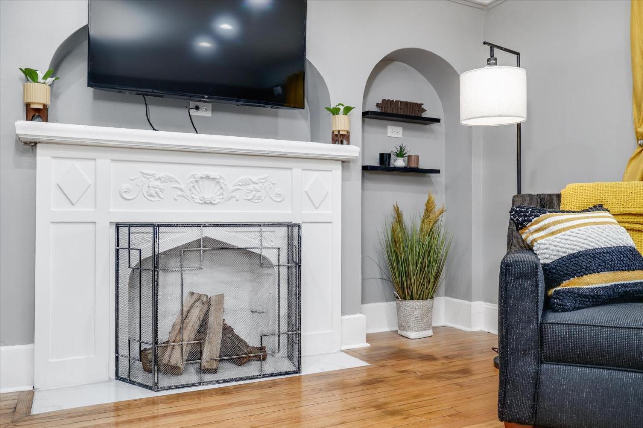Modern & Cozy East Side Gem ~ Queen Beds ~ Parking Detroit Dış mekan fotoğraf